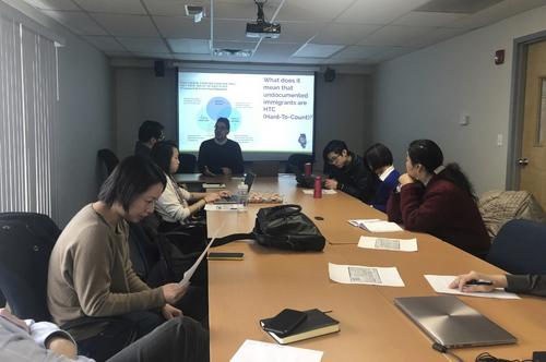 中國僑網(wǎng)當(dāng)?shù)貢r間3月3日,芝加哥中國城人口普查社區(qū)討論會。(美國中文網(wǎng)/邱洪輝 攝)