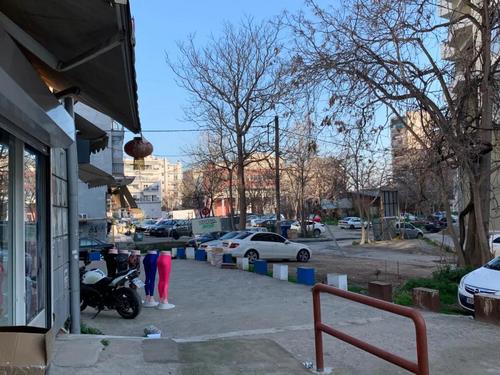 中國(guó)僑網(wǎng)薩洛尼卡華人批發(fā)區(qū)街景。(《歐洲時(shí)報(bào)》/方衛(wèi)民 攝)