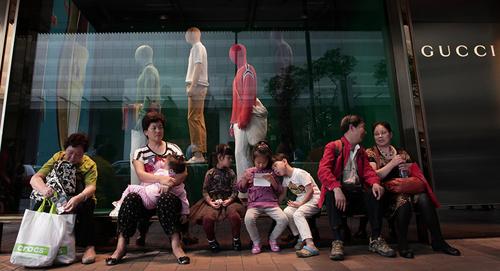 中國(guó)僑網(wǎng)俄羅斯奢侈商品市場(chǎng)2016年因中國(guó)消費(fèi)者而穩(wěn)定下來(lái)。(環(huán)球網(wǎng)圖片)