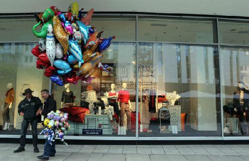 中國僑網(wǎng)資料圖片:德國百年連鎖百貨商場卡爾施泰特。(新華社)