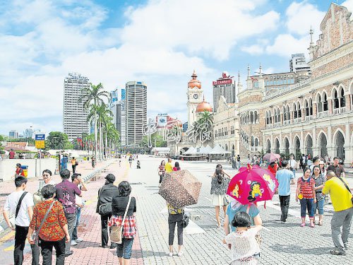 中國(guó)僑網(wǎng)到馬來(lái)西亞旅游的中國(guó)游客人次上升36.3%。(馬來(lái)西亞《中國(guó)報(bào)》)