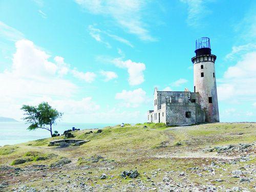 中國僑網(wǎng)燈塔島上的燈塔已100多年沒有燈光。