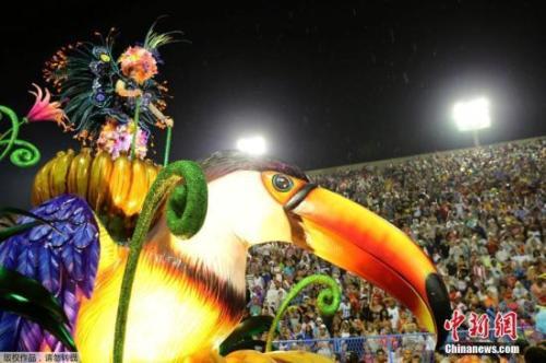 中國僑網(wǎng)資料圖:巴西桑巴舞表演。