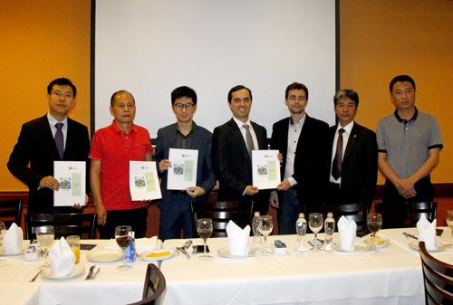 中國僑網(wǎng)圣保羅華助中心年度會議發(fā)布商務(wù)稅務(wù)指南 方激團隊在會上