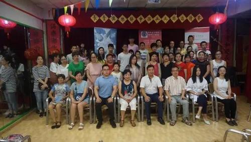 中國(guó)僑網(wǎng)全體學(xué)員合影(西班牙馬德里華助中心)