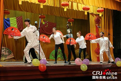 中國僑網羅馬尼亞胡內多拉孔子課堂正式揭牌