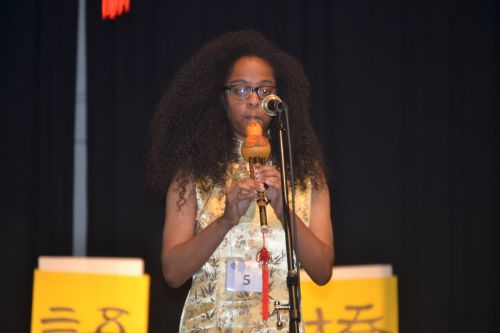 中國僑網(wǎng)葫蘆絲演奏。(美國《僑報(bào)》)