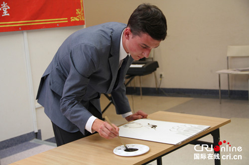 中國僑網(wǎng)中國畫《荷鳥圖》