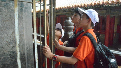 營員們在孔府參觀