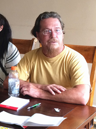 戴維正在認(rèn)真學(xué)習(xí)中文