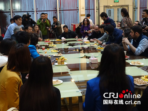 絲路名人與國(guó)際留學(xué)生座談會(huì)