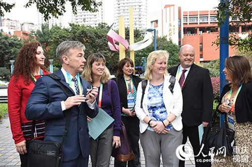 校長們走進一中校園