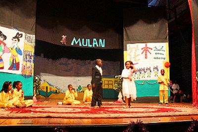 學(xué)生演出話劇《花木蘭》