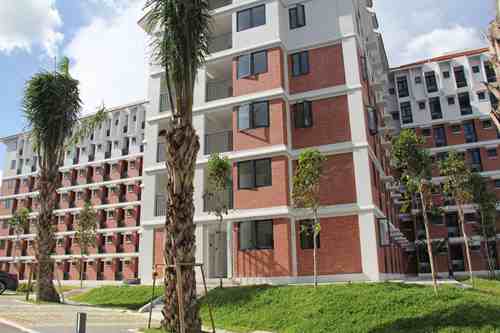 已經落成的學生宿舍樓。張志文攝