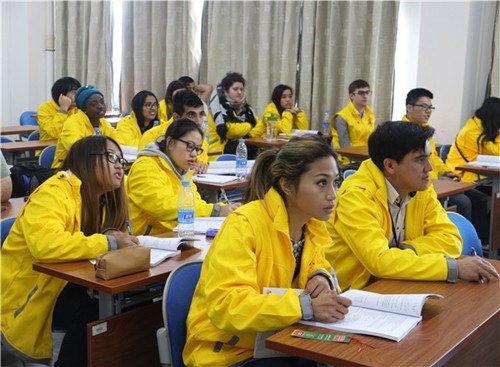 營員們認(rèn)真做記錄