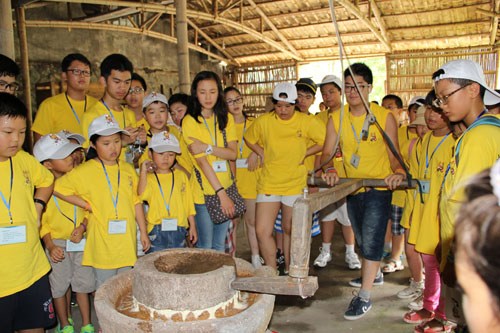 “尋根之旅”營員學(xué)磨豆?jié){