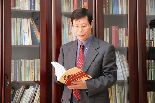 北京語言大學(xué)校長崔希亮。圖片來源:新華社