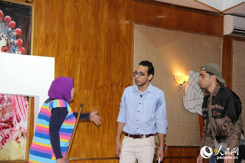 赫勒萬大學學生表演《裝修》