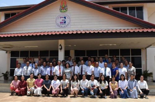 楊焱平會(huì)長一行參訪清邁教聯(lián)高級(jí)中學(xué)