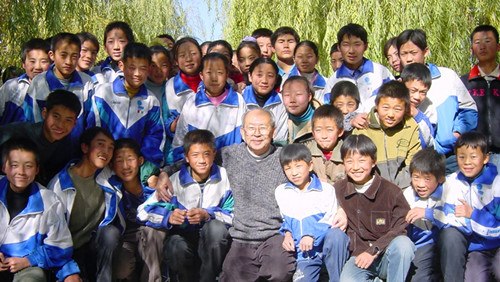 邵中權參訪中國學校