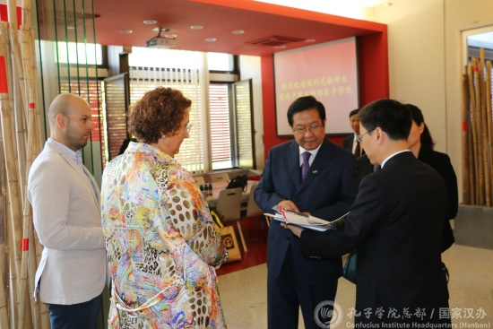 劉利民詳細了解孔院情況