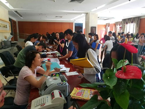 新生報到現(xiàn)場