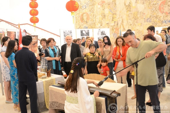 羅馬尼亞使館節(jié)中國(guó)展臺(tái)