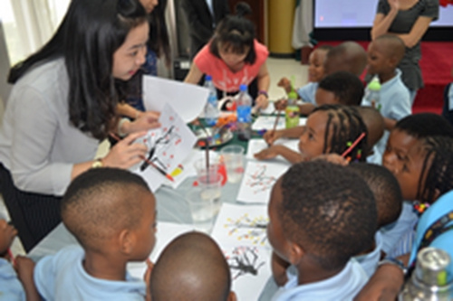 來訪師生感受中國文化魅力