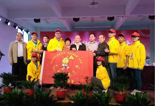 中國(guó)僑網(wǎng)合影