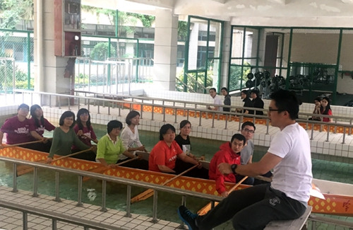 中國(guó)僑網(wǎng)體驗(yàn)龍舟運(yùn)動(dòng)