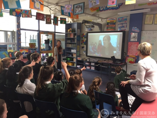 中國僑網(wǎng)圣彼得圣保羅小學(xué)與中關(guān)村一小師生視頻連線