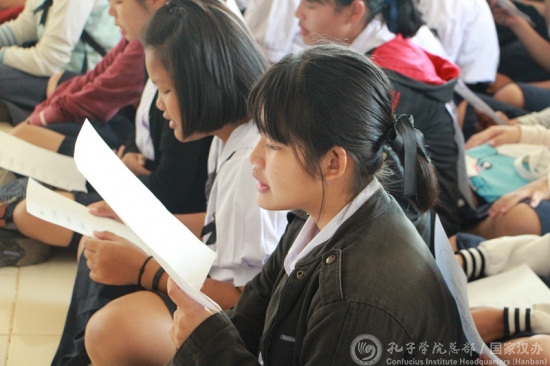 中國(guó)僑網(wǎng)學(xué)唱《茉莉花》