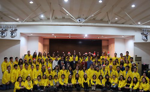 中國(guó)僑網(wǎng)合影