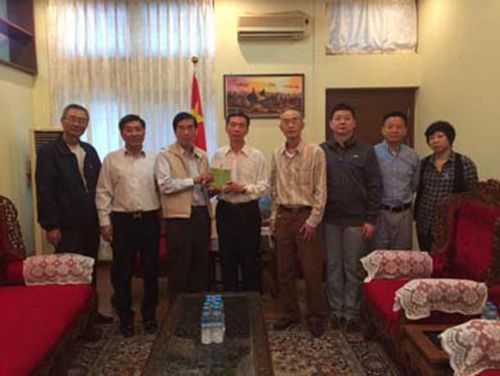 中國(guó)僑網(wǎng)合影