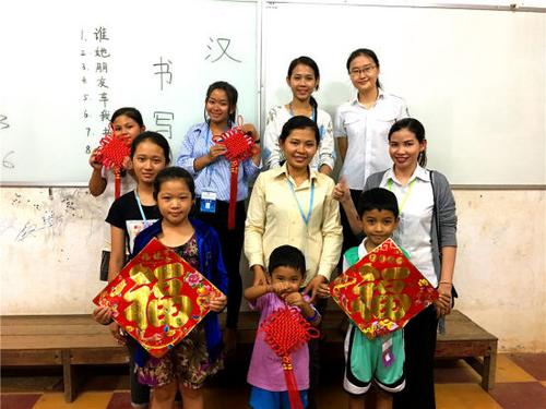 中國僑網(wǎng)獲獎(jiǎng)選手合影