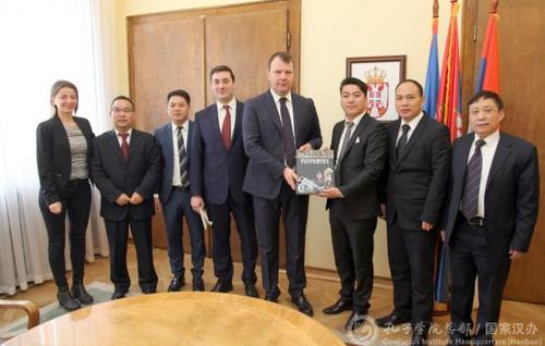 中國僑網合影留念