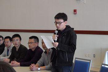 中國僑網(wǎng)學(xué)員代表做匯報(bào)