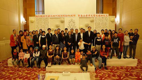 中國(guó)僑網(wǎng)“暨南大學(xué)華文學(xué)院科威特中文實(shí)驗(yàn)學(xué)校”揭牌儀式