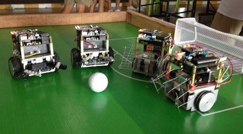 中國僑網(wǎng)馬來西亞全國獨(dú)中科技專題研習(xí)營暨機(jī)器人競賽。(馬來西亞《星洲日報(bào)》)