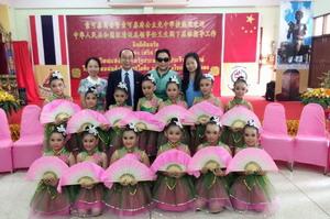 中國僑網(wǎng)合影