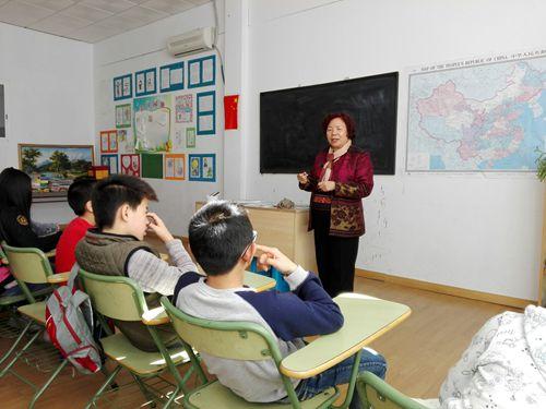 中國僑網(wǎng)輔導(dǎo)課現(xiàn)場 (西班牙《歐華報》)