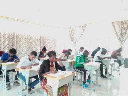 中國僑網(wǎng)來自非洲不同國家的考生同場競技