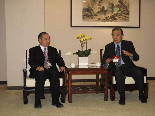 中國僑網(wǎng)賈益民與李銓會談