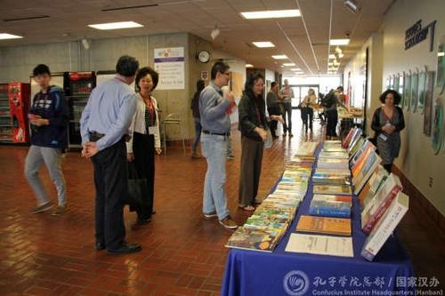 中國僑網(wǎng)小型書展