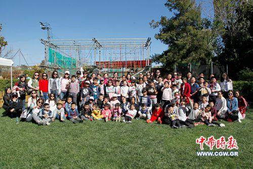 中國(guó)僑網(wǎng)大合影 (希臘《中希時(shí)報(bào)》)