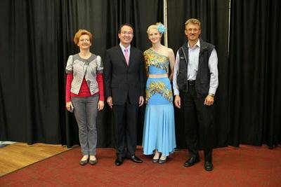 中國僑網(wǎng)合影