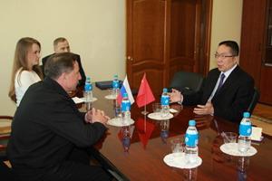 中國僑網(wǎng)座談現(xiàn)場