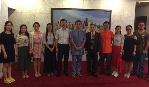 中國僑網(wǎng)合影