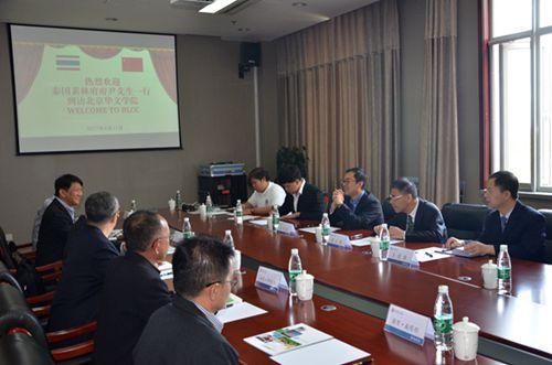 中國(guó)僑網(wǎng)座談現(xiàn)場(chǎng)