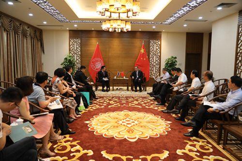 中國(guó)僑網(wǎng)會(huì)見(jiàn)現(xiàn)場(chǎng)